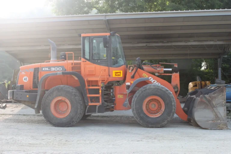 Doosan DL 300