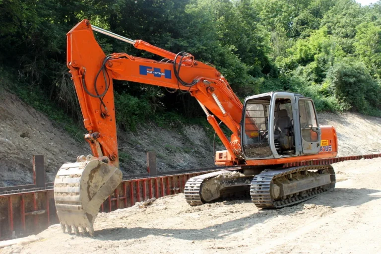 Scavatrice Hitachi FH LX165