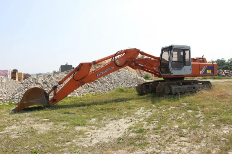 Scavatrice Itachi FH200E.3